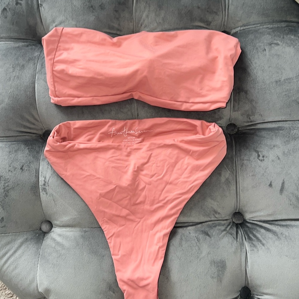 437 SWIM S TOP M BOTTOMS